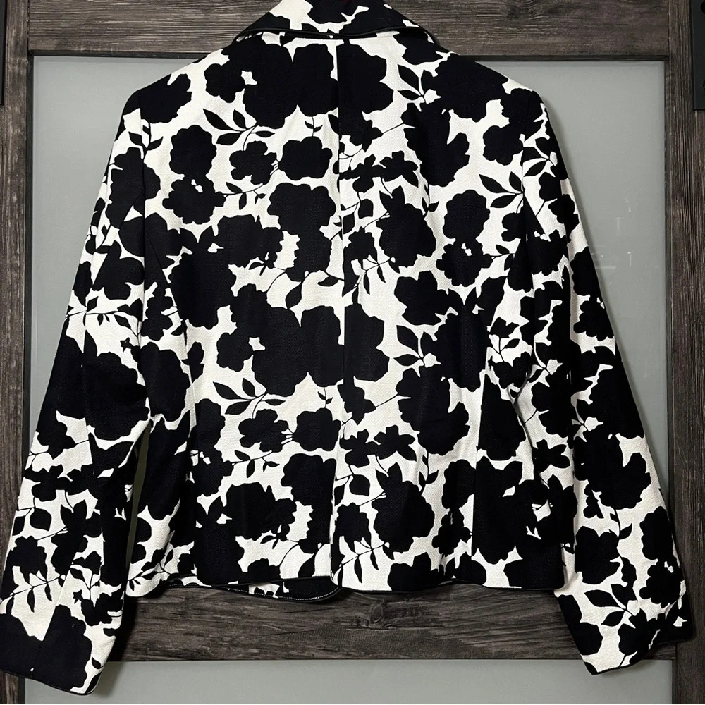 Rena Rowan Designer Blazer White w/ Large Black Florals Women's Size 14 - Picture 2 of 7